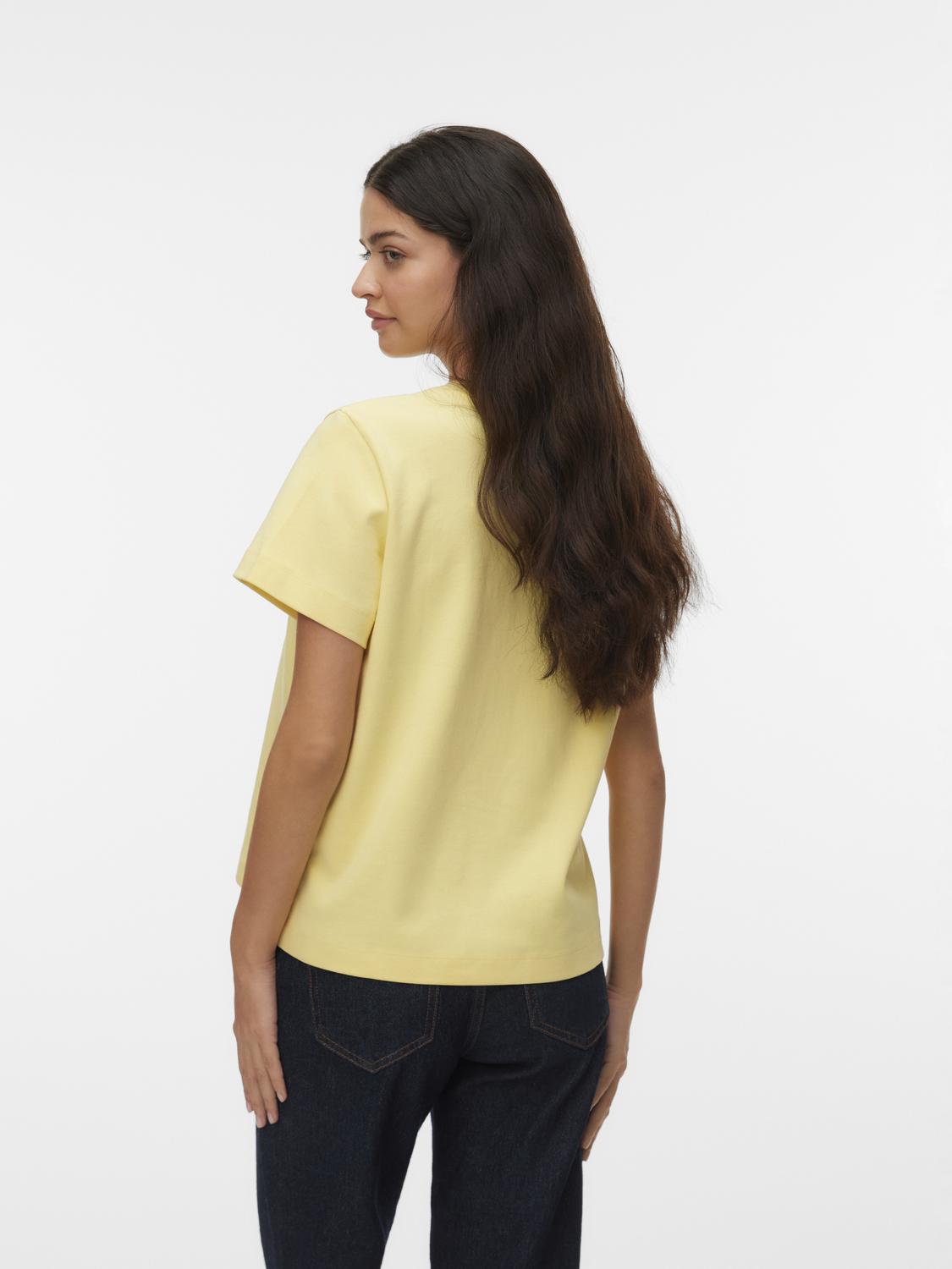 model_shot-back